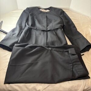 Anne Klein Women Suit  Size 10 P Black with Stitching Jacket  w/Belt and Pants